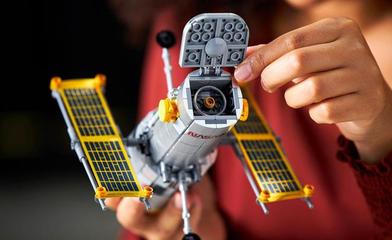 NASA与乐高联合发布“发现号”航天飞机和哈勃太空望远镜套件玩具